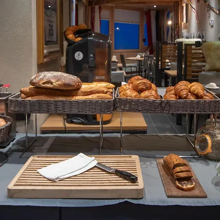 Отель 3 Vallees 4*